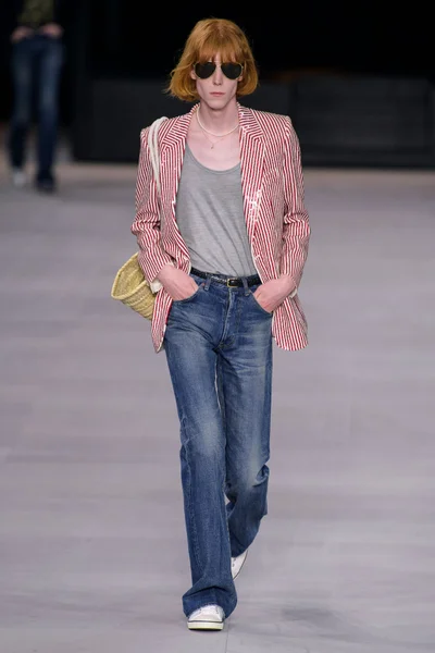 Look 24